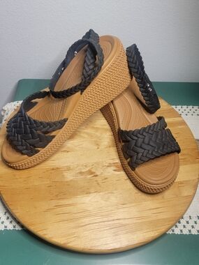 Crocs literide RARE wedge strappy ankle woven braided black tan boho Sz 10